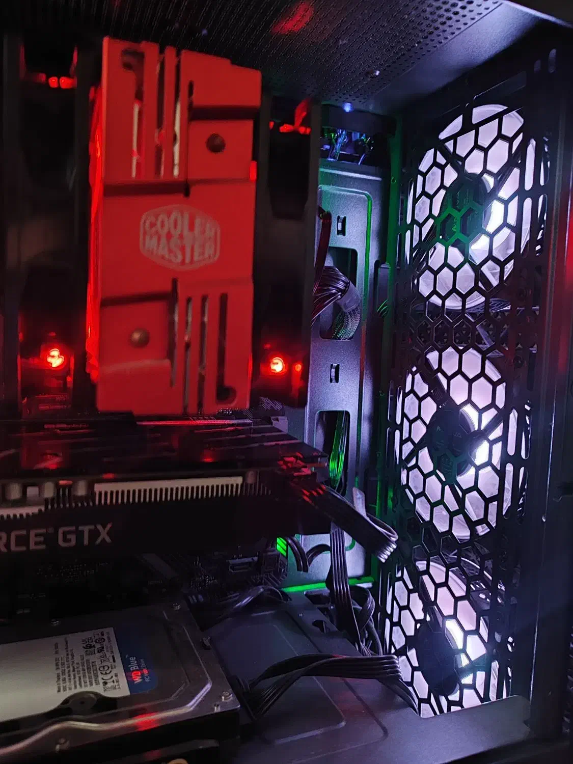 کیس گیمینگ و رندرینگ|رایانه رومیزی|مشهد, بهمن|دیوار