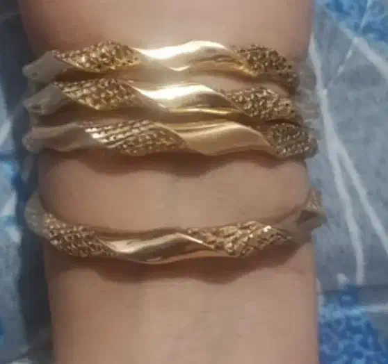 فروش ۴ عدد النگو طرح طلا|بدلیجات|سیرجان, |دیوار