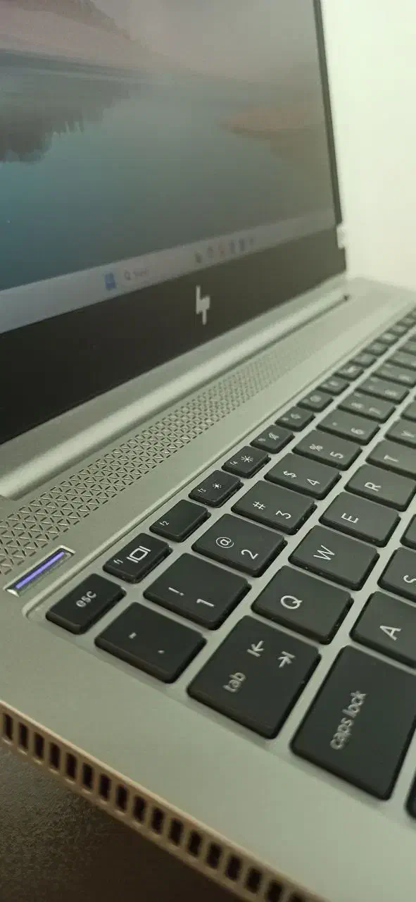 لپ تاپ اچ پی گرافیک دار مناسب رندر و گیم صفحه تاچ|رایانه همراه|تهران, میدان ولیعصر|دیوار