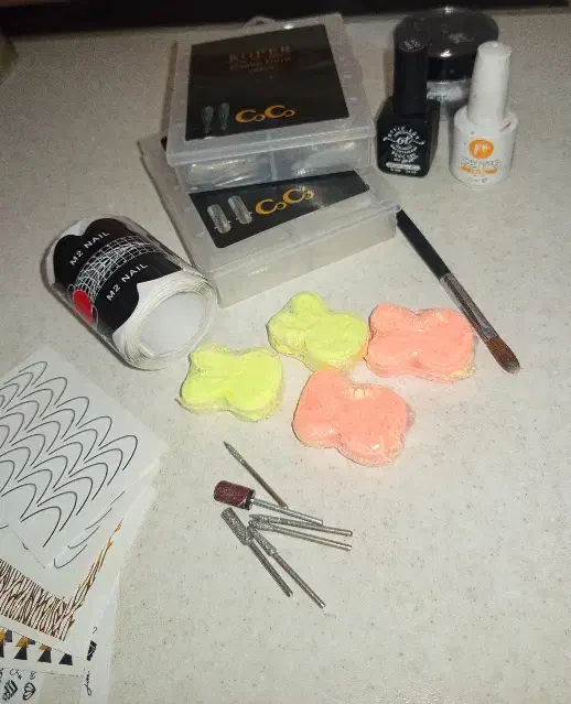 وسایل کاشت ناخن|آرایشی، بهداشتی، درمانی|اسفراین, |دیوار