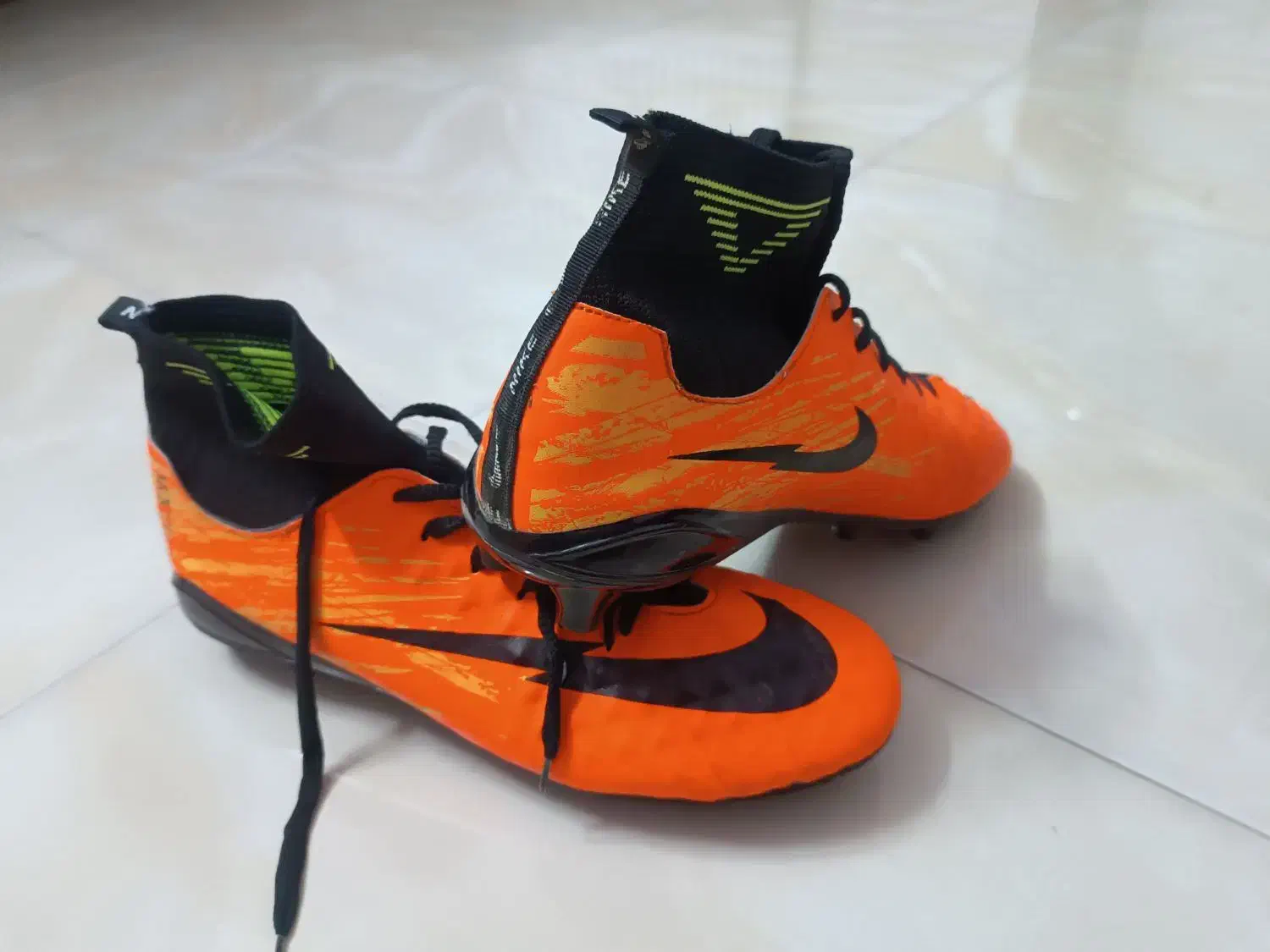 کفش چمن|کیف، کفش، کمربند|نیشابور, شهرک ولیعصر|دیوار