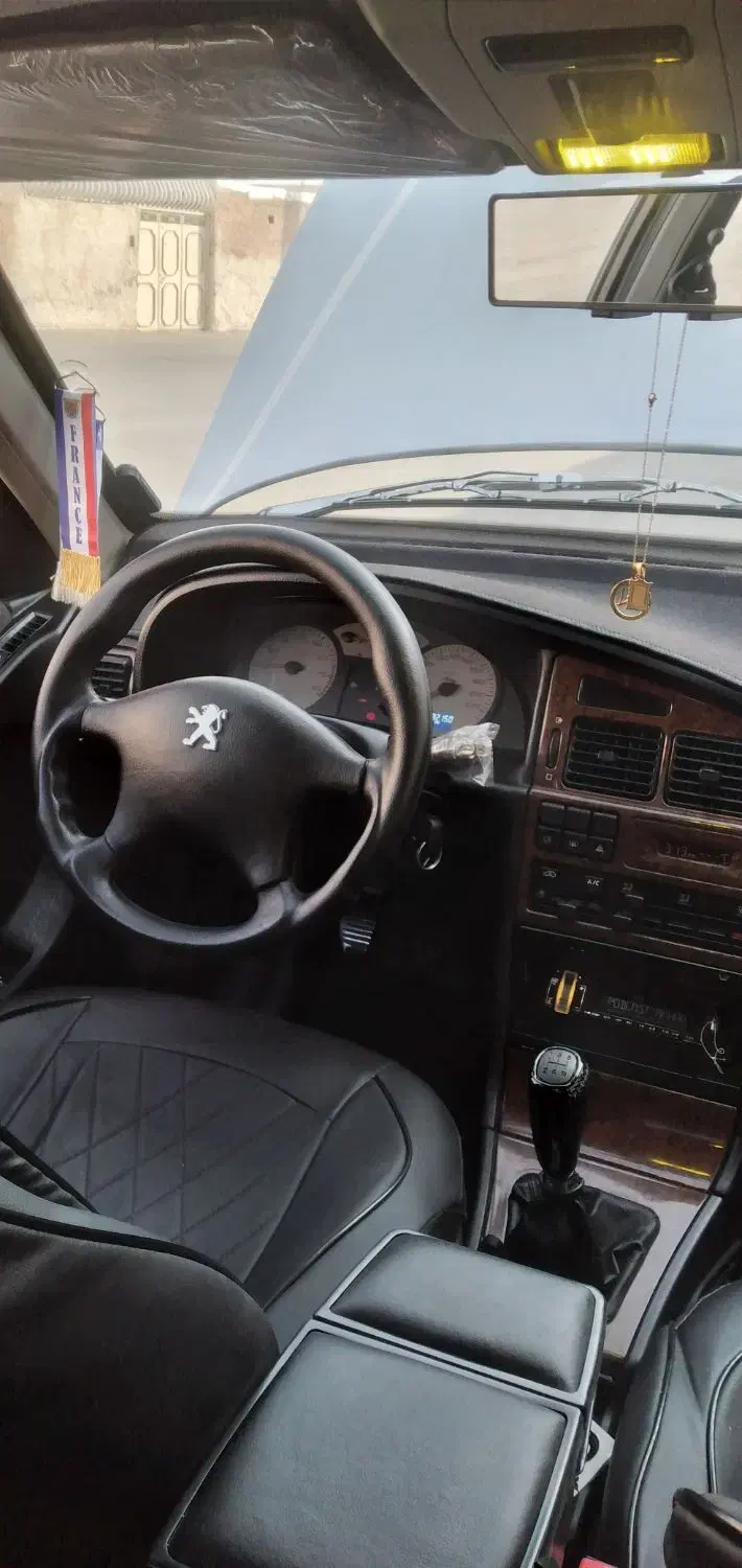 پارس فروش یا معاوضه با زانتیا|خودرو سواری و وانت|شیراز, شیشهگری|دیوار