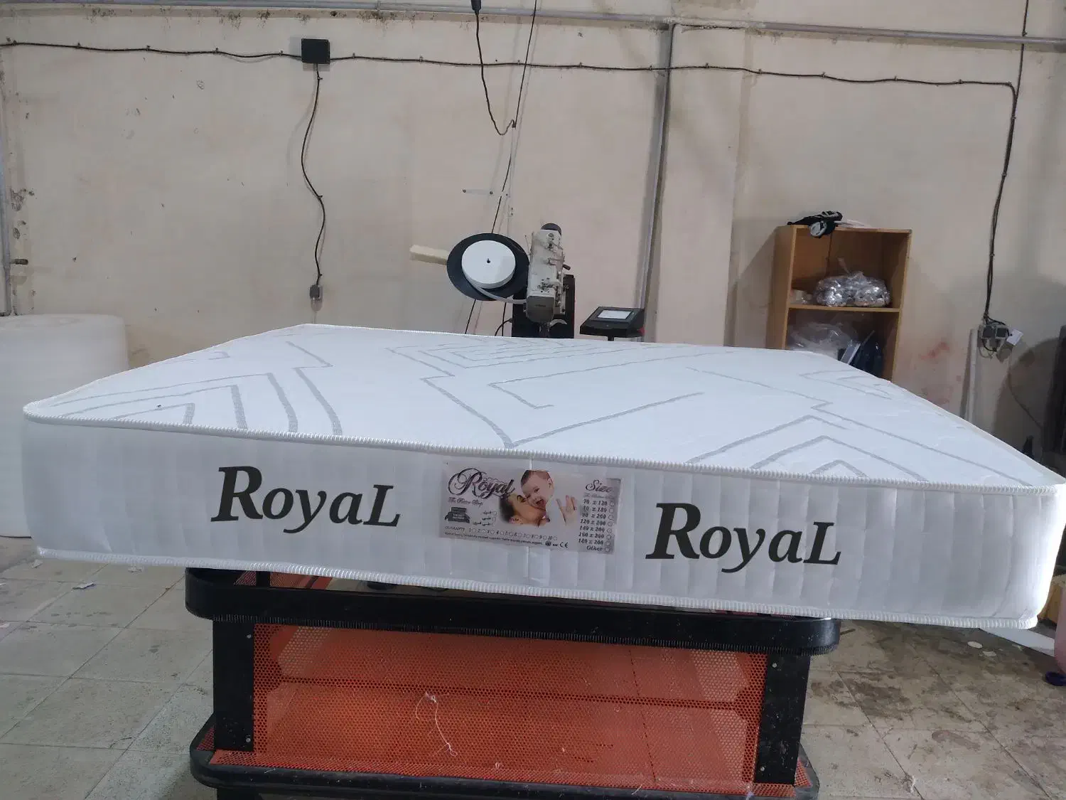 تشک ر و یال|تشک تختخواب|پردیس, سیاه سنگ|دیوار