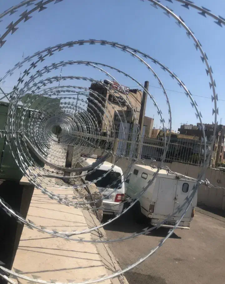 خدمات نصب سیم خاردار و فنس کشی در استان|خدمات باغبانی و درختکاری|کرمانشاه, |دیوار