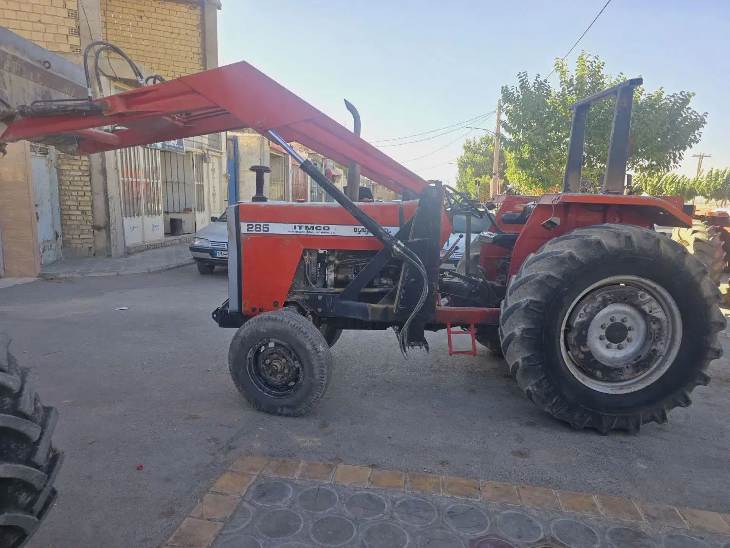 ۲۸۵ تک مدل ۸۴ بیلدار|خودرو سنگین|بروجن, |دیوار