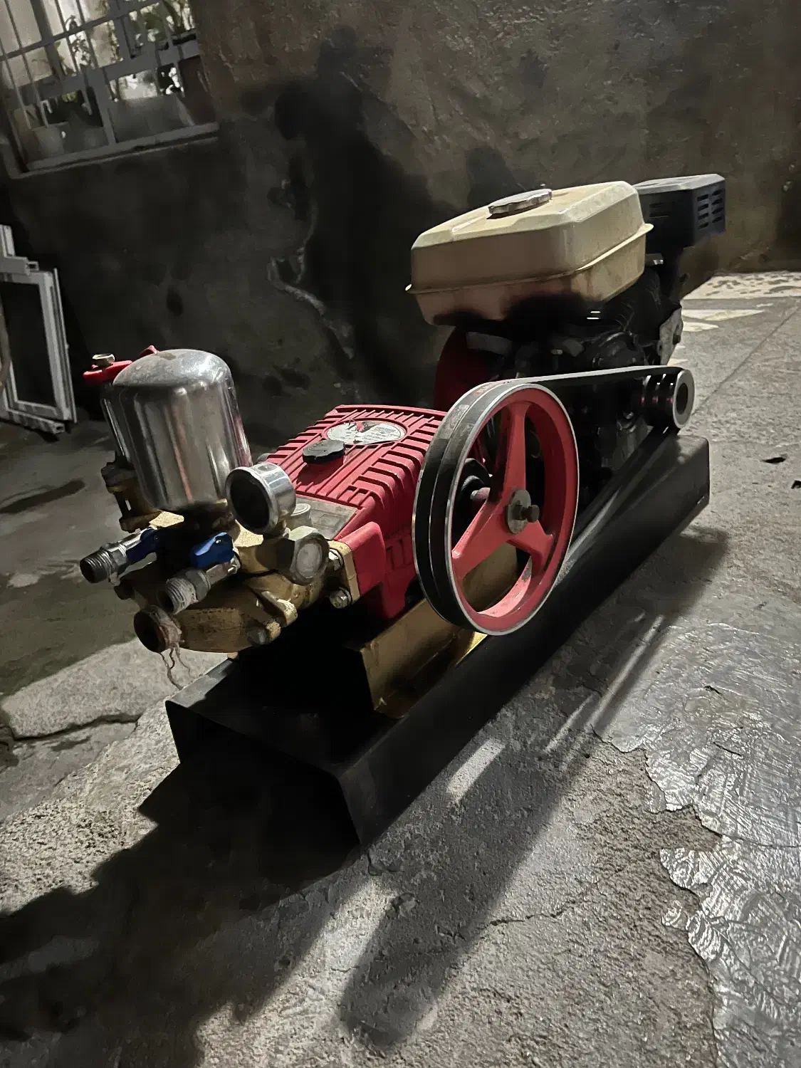 سمپاش|ماشین‌آلات صنعتی|نقده, |دیوار