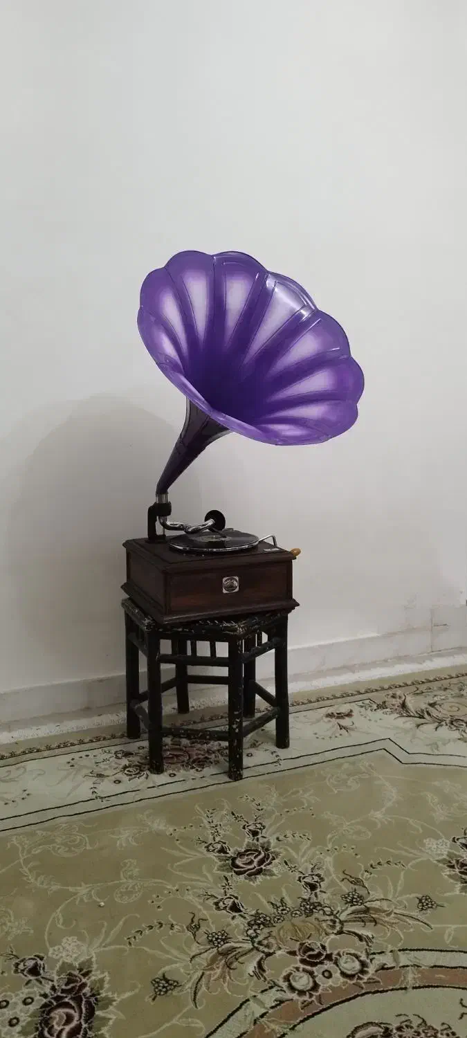 گرامافون هندلی گرام کوکی اصل قدیمی|کلکسیون اشیاء عتیقه|اندیشه, اندیشه فاز ۳|دیوار