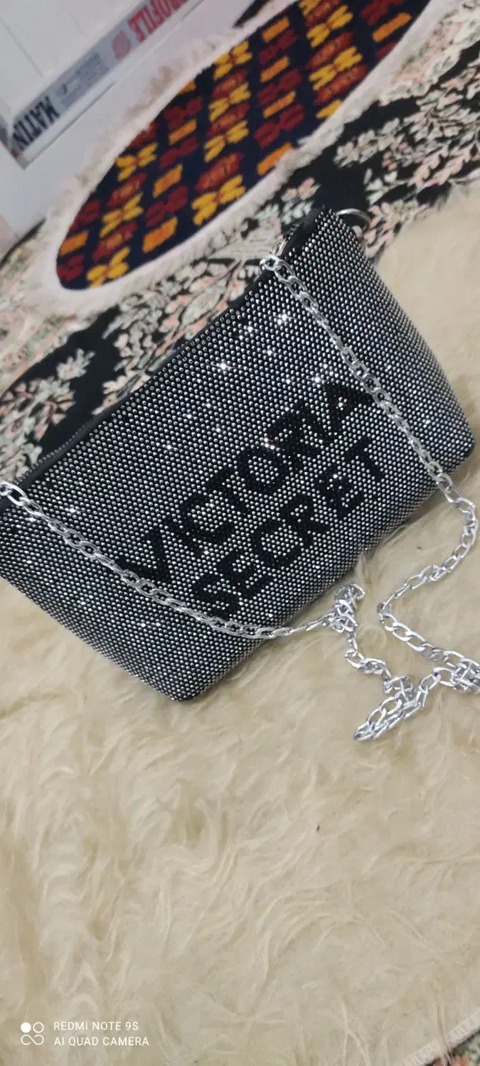 کیف مجلسی|کیف، کفش، کمربند|کشکسرای, |دیوار