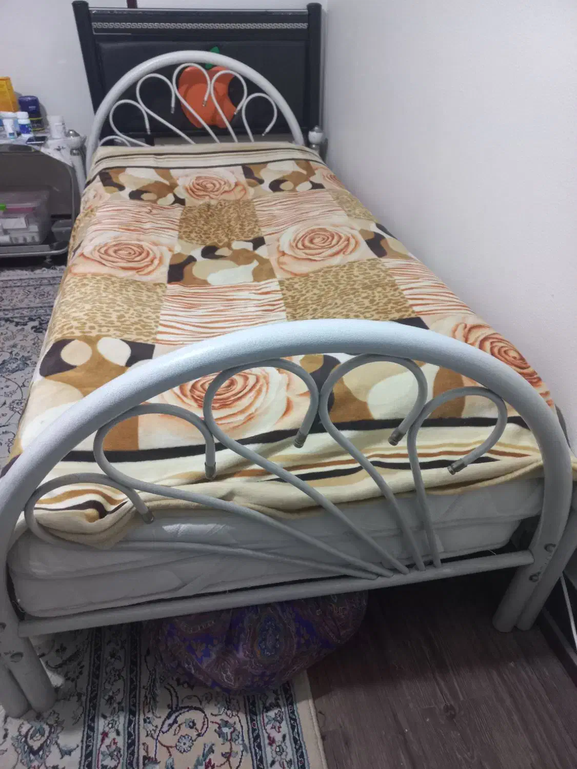 تخت دو نفره|تخت و سرویس خواب|شاهین‌شهر, فردوسی|دیوار