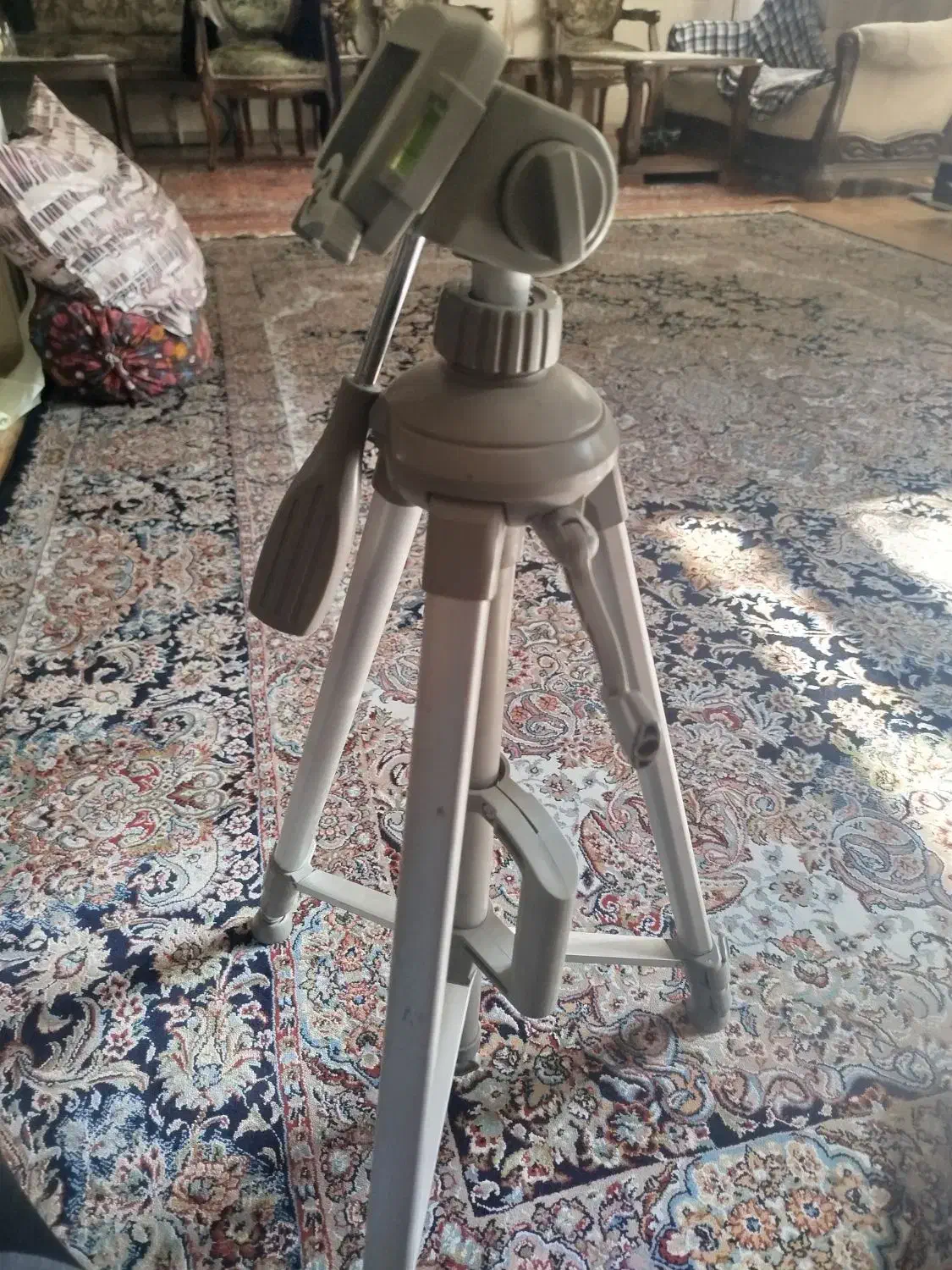 سه پایه دوربین در حد نو|دوربین عکاسی و فیلم‌برداری|تبریز, |دیوار