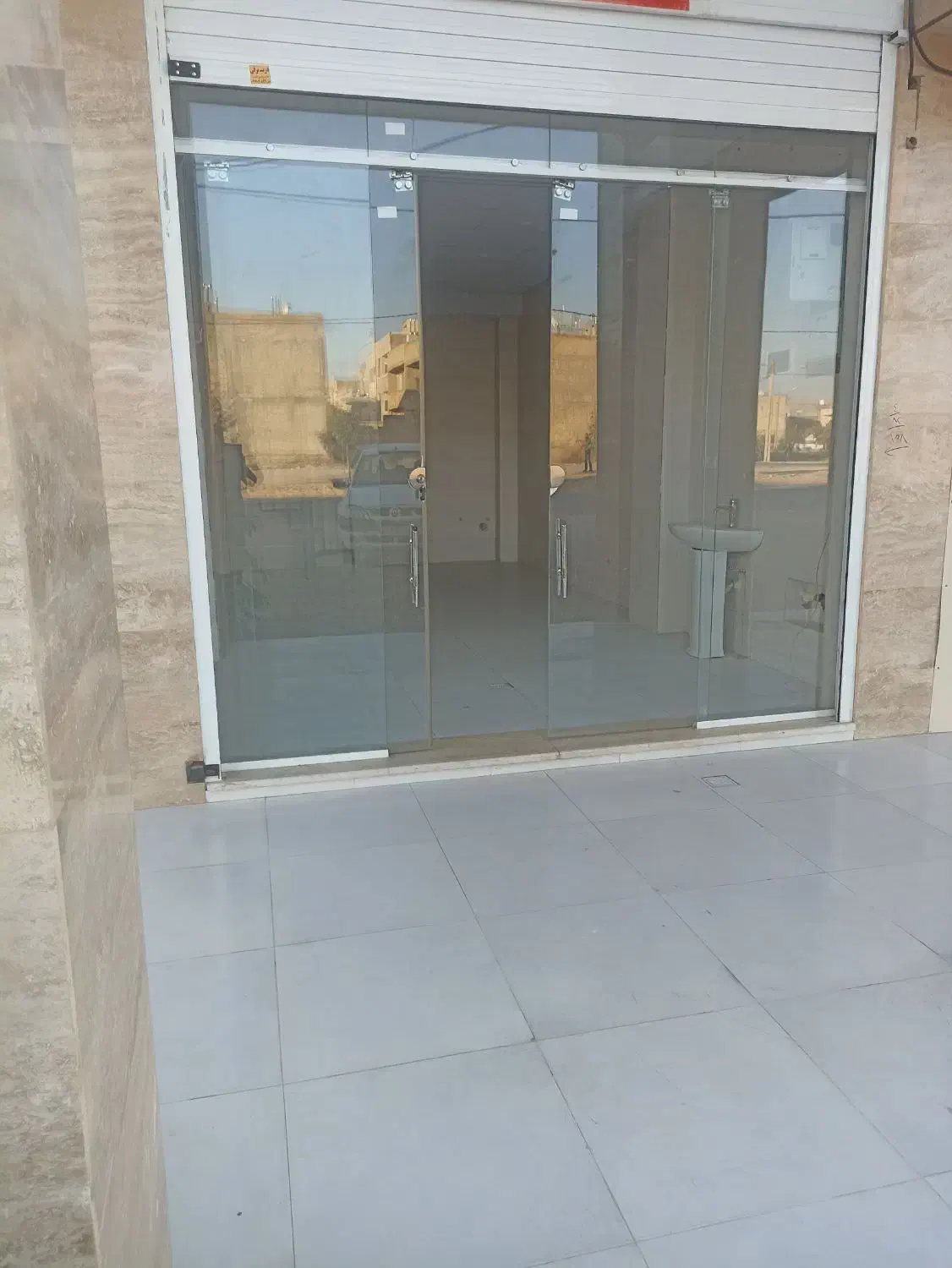 رهن و اجاره مغازه|اجارهٔ مغازه و غرفه|شیراز, شهرک صادقیه|دیوار