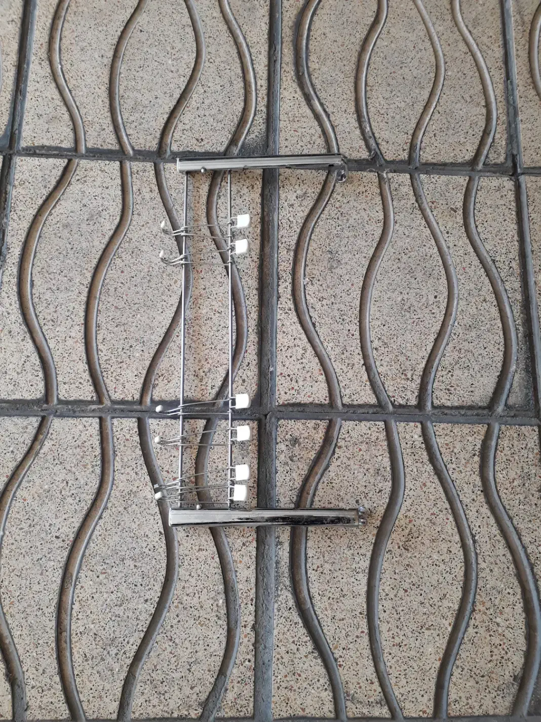 تعدادی وسایل کاربردی منزل|بندرخت و رخت‌آویز|قزوین, |دیوار