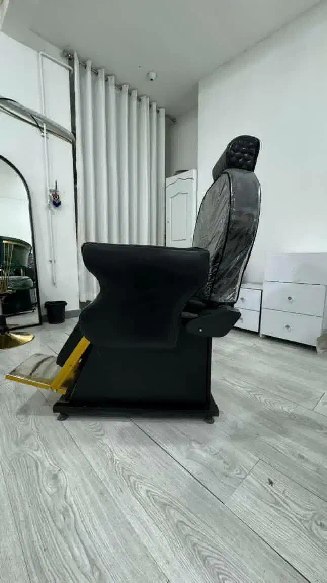 صندلی میکاپ و اصلاح|آرایشگاه و سالن‌های زیبایی|ایذه, |دیوار