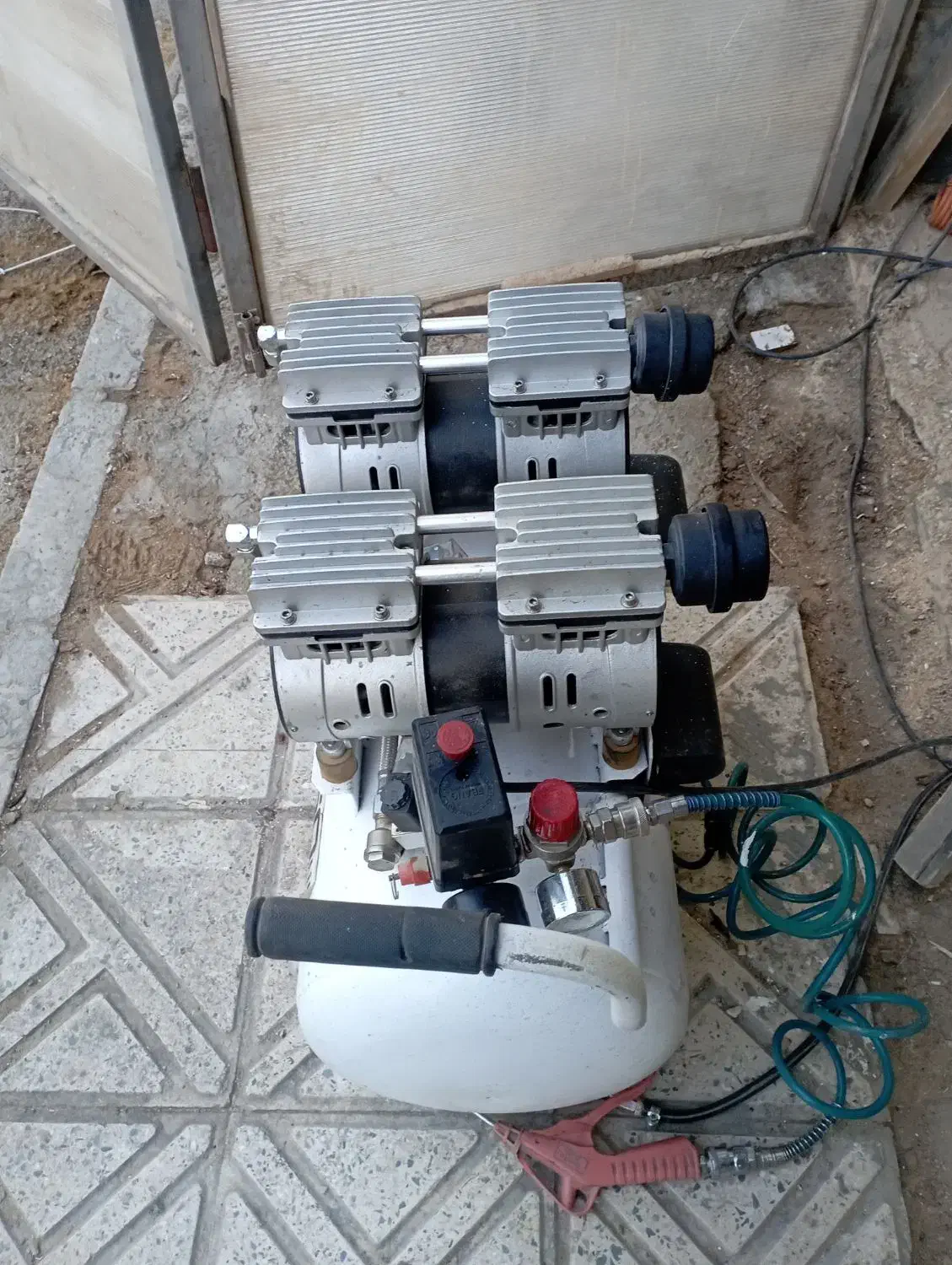 پمپ باد ۵۰ لیتری سایلنت ۴ سیلندر محک|ابزارآلات|هشتگرد, تهران دشت|دیوار