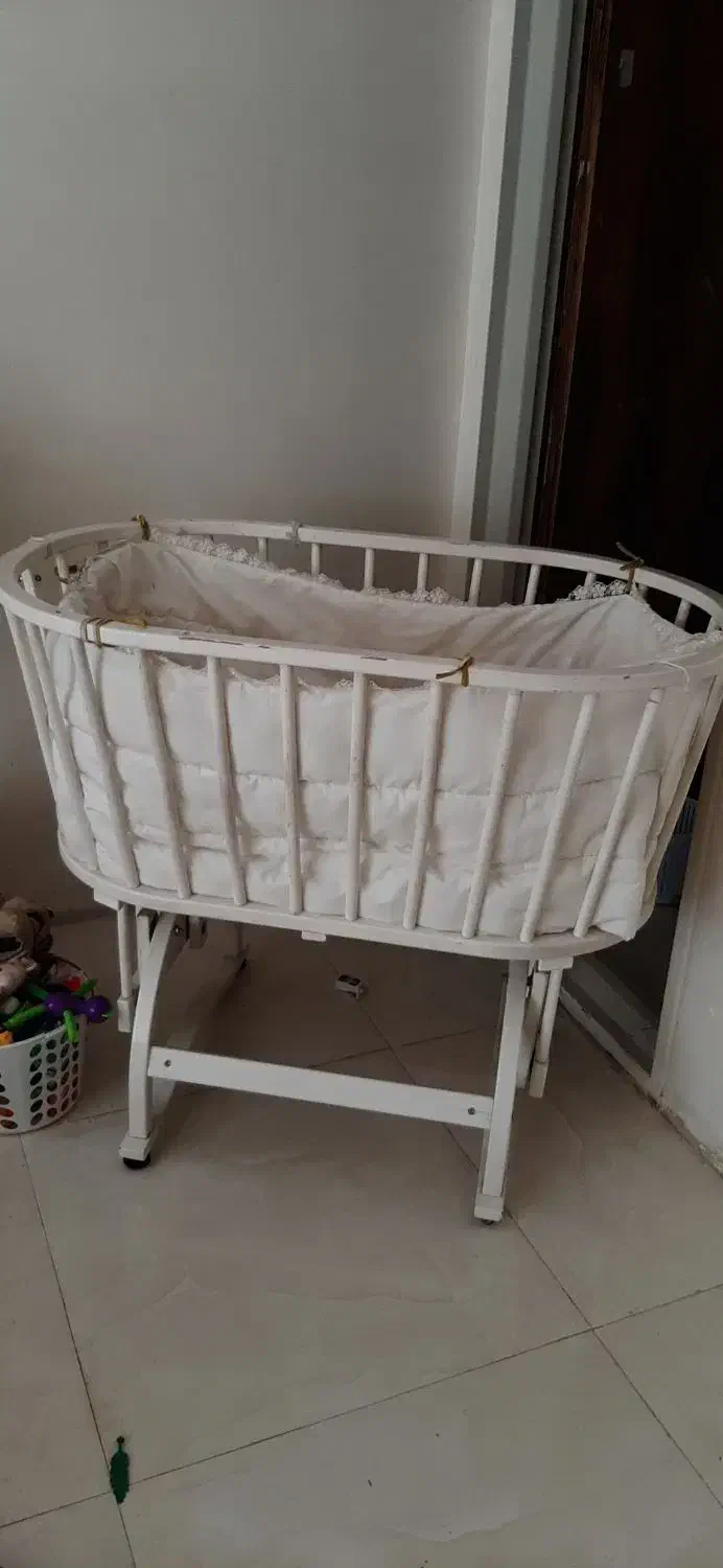 فروشی ۳۰۰تومان|تخت و صندلی بچه|رودهن, |دیوار