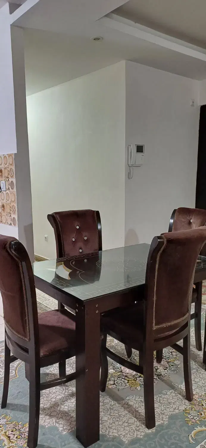 میزغذاخوری|میز و صندلی غذاخوری|رشت, پیرکلاچای|دیوار