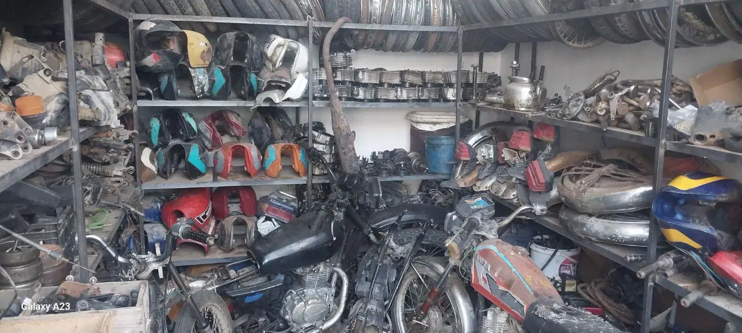 لوازم جانبی موتور سیکلت به صورت استوک موجوده|قطعات یدکی و لوازم جانبی|منجیل, |دیوار