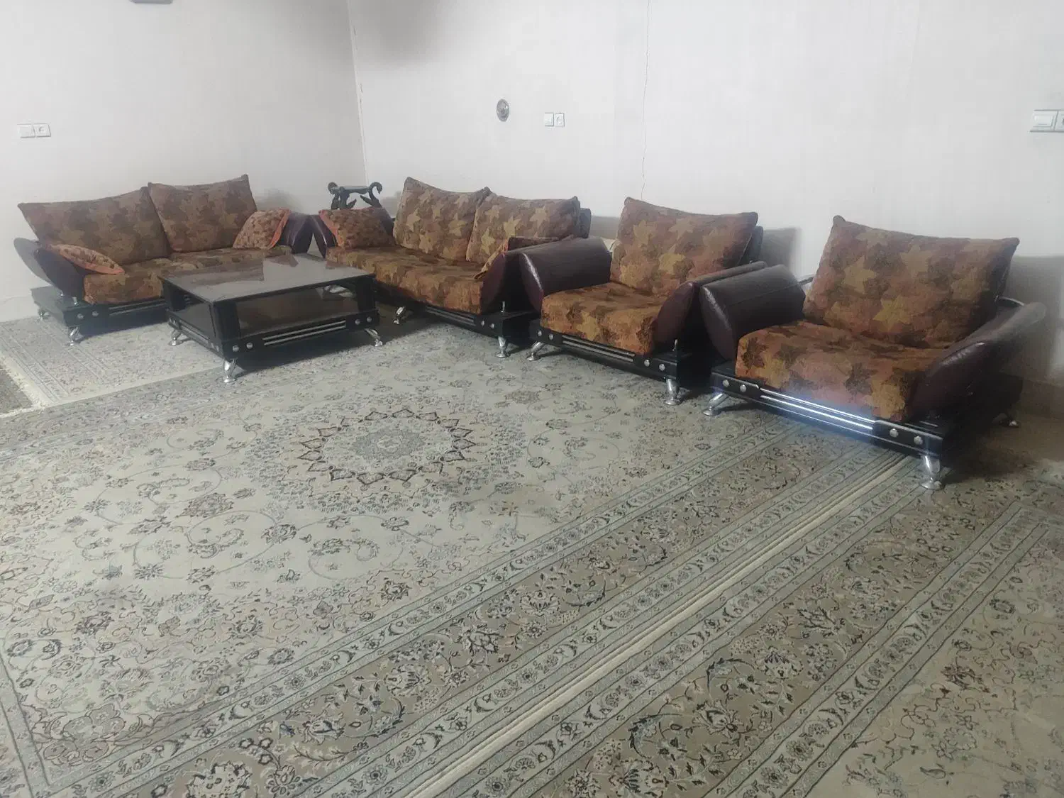 مبل راحتی|مبلمان خانگی و میز عسلی|اصفهان, خرم|دیوار