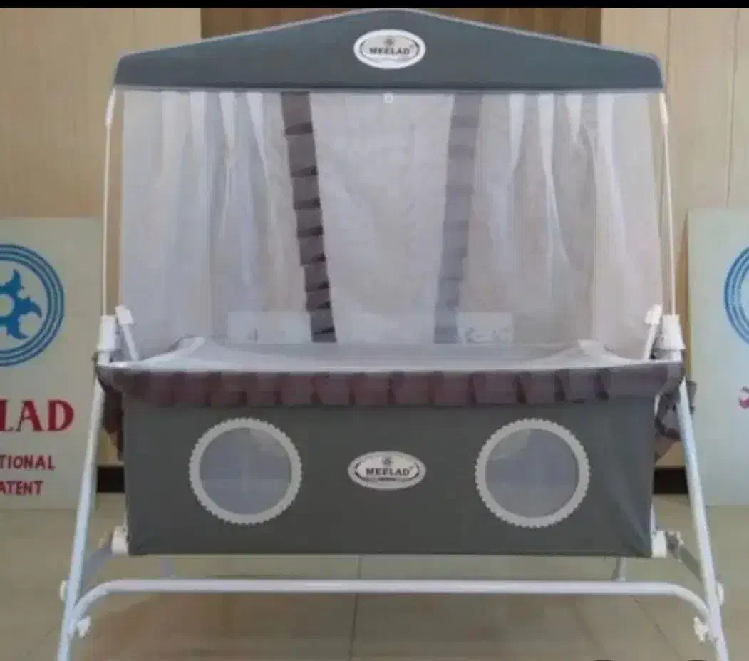 گهواره نو رنگ طوسی استفاده نشده برای سیسمونی|تخت و صندلی بچه|سبزوار, غرب نیروگاه|دیوار