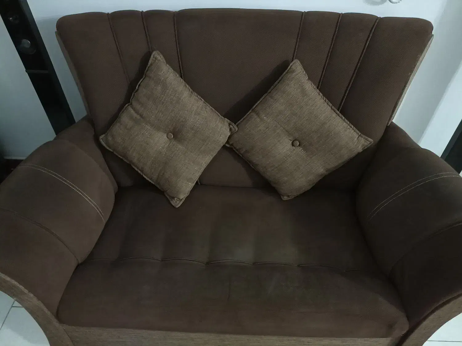 مبل 7 نفره رنگ قهوه ای تیره|مبلمان خانگی و میز عسلی|رشت, امین الضرب|دیوار