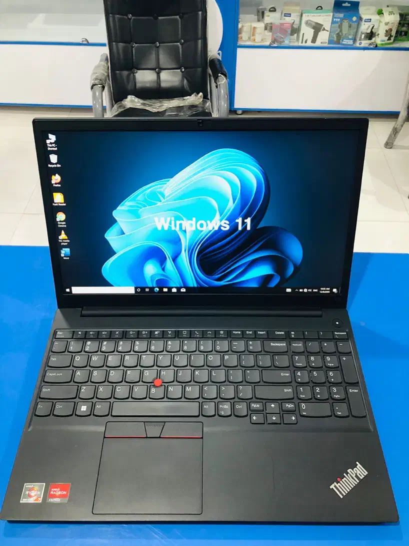 لپ تاپ لنوو 4گیگ گرافیک مجزا نسل ۱۱|رایانه همراه|میناب, |دیوار