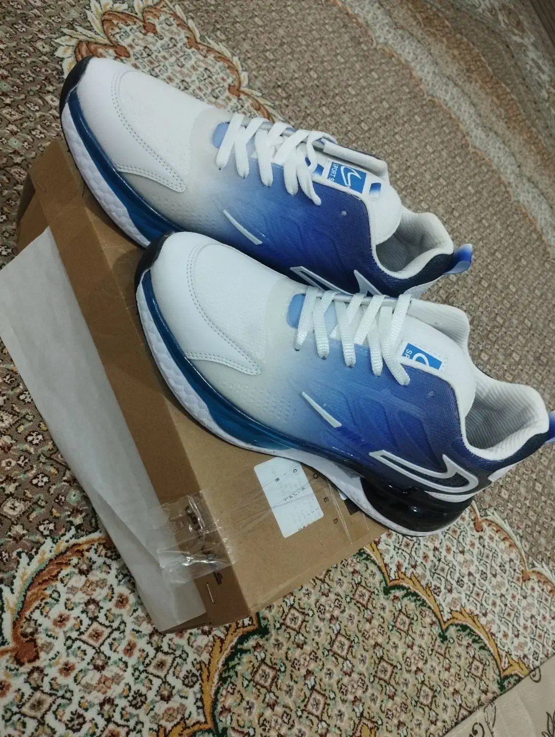 کتونی|کیف، کفش، کمربند|اراک, |دیوار