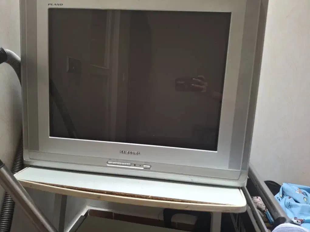 تلویزون 29 اینج سامسونگ سالم سالم تا حالا باز نشده|تلویزیون و پروژکتور|دهگلان, |دیوار