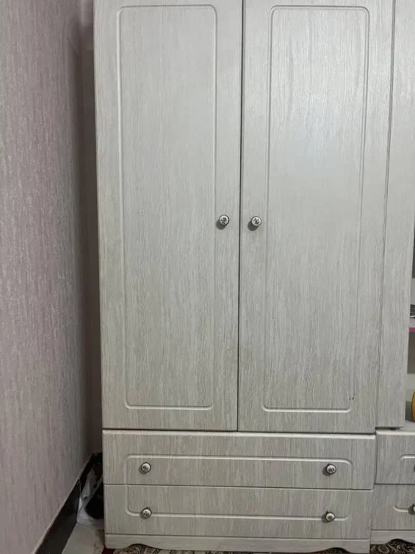 کمد و تخت و ویترین|تخت و سرویس خواب|شهرضا, |دیوار