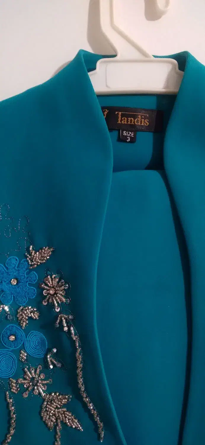 کت و دامن|لباس|مشهد, شهید علی محمدی|دیوار