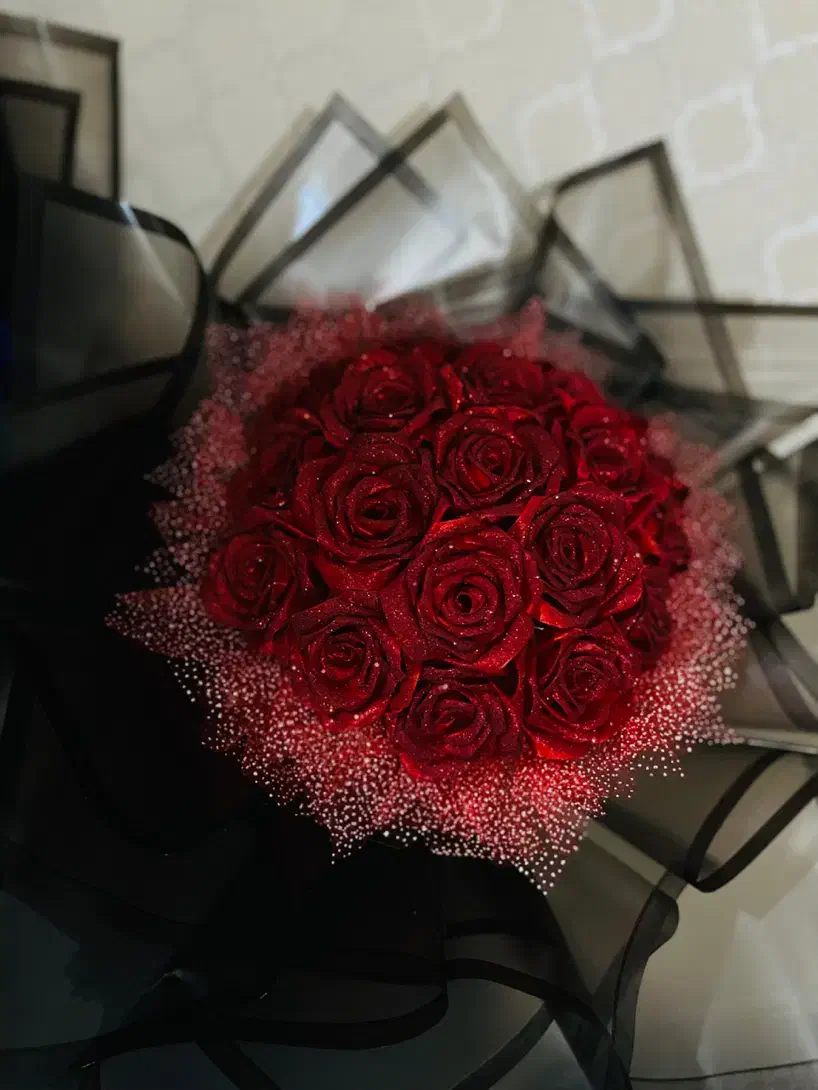 گل روبانی|گل مصنوعی|تهران, آبشار تهران (دریاچه)|دیوار