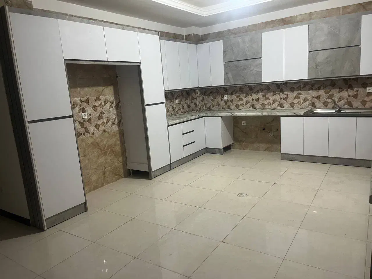 اجاره واحد ۱۷۵ متری در طالقانی|اجارهٔ آپارتمان|ساوه, |دیوار