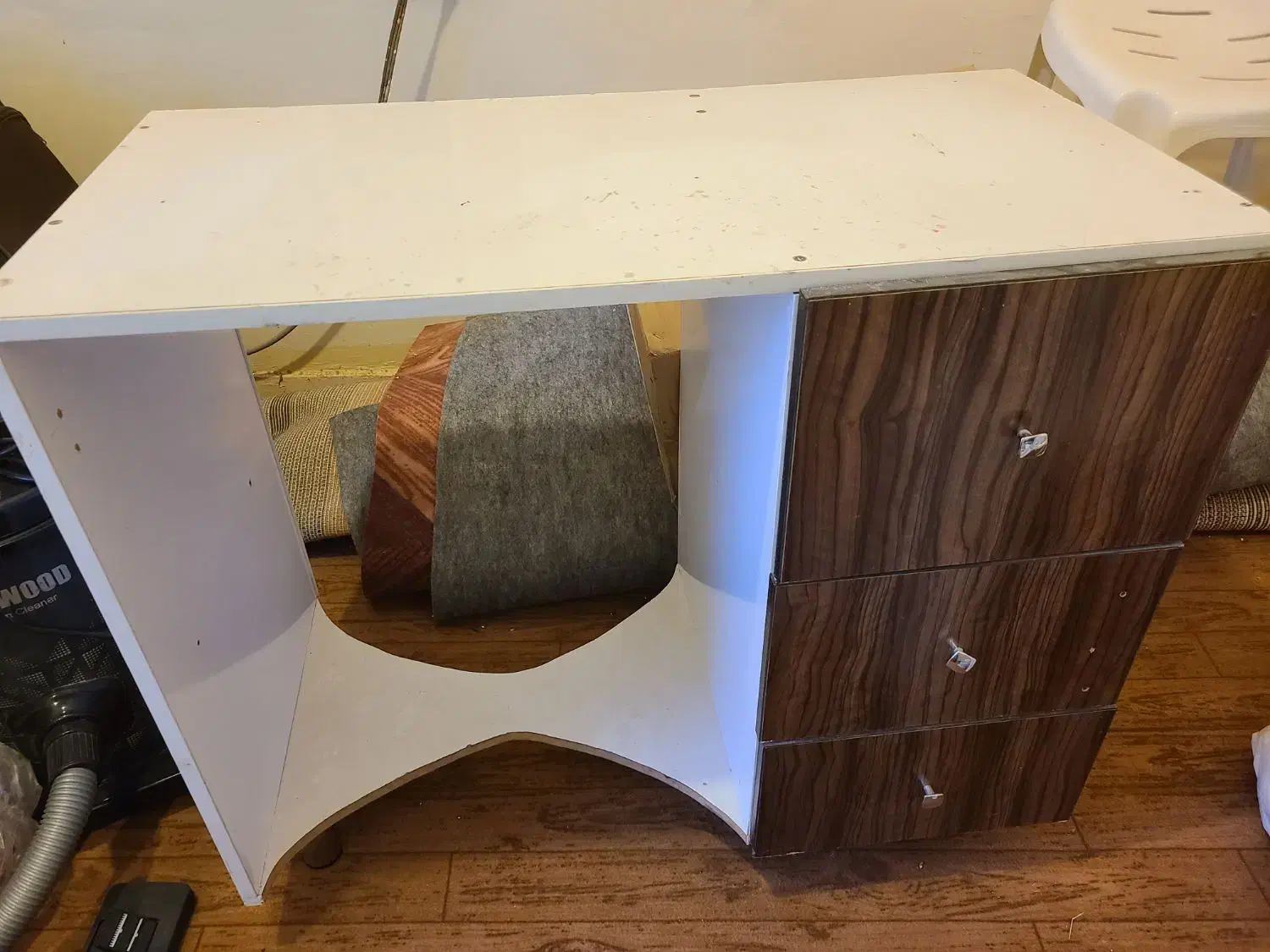 میز|میز تحریر و کامپیوتر|آبادان, |دیوار