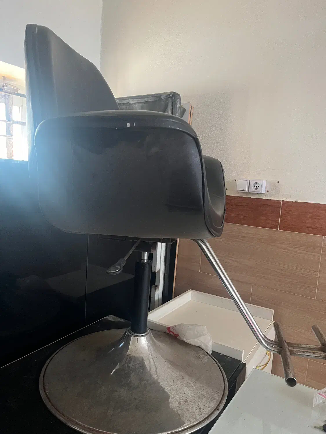 تجهیزات آرایشگاه|آرایشگاه و سالن‌های زیبایی|گنبد کاووس, |دیوار