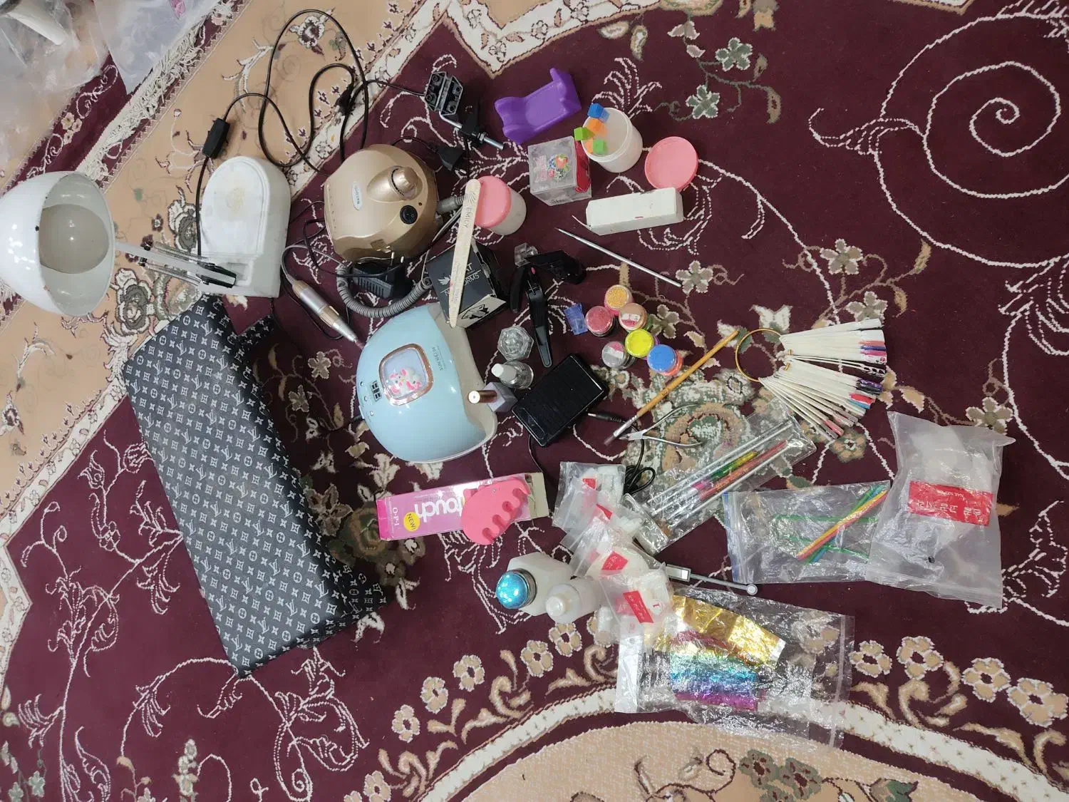 وسایل کاشت ناخن|آرایشگاه و سالن‌های زیبایی|رامهرمز, |دیوار