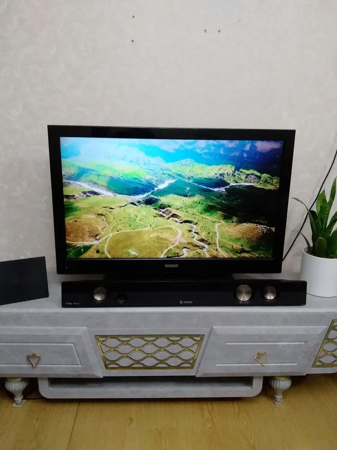 تلویزیون|تلویزیون و پروژکتور|سمنان, |دیوار