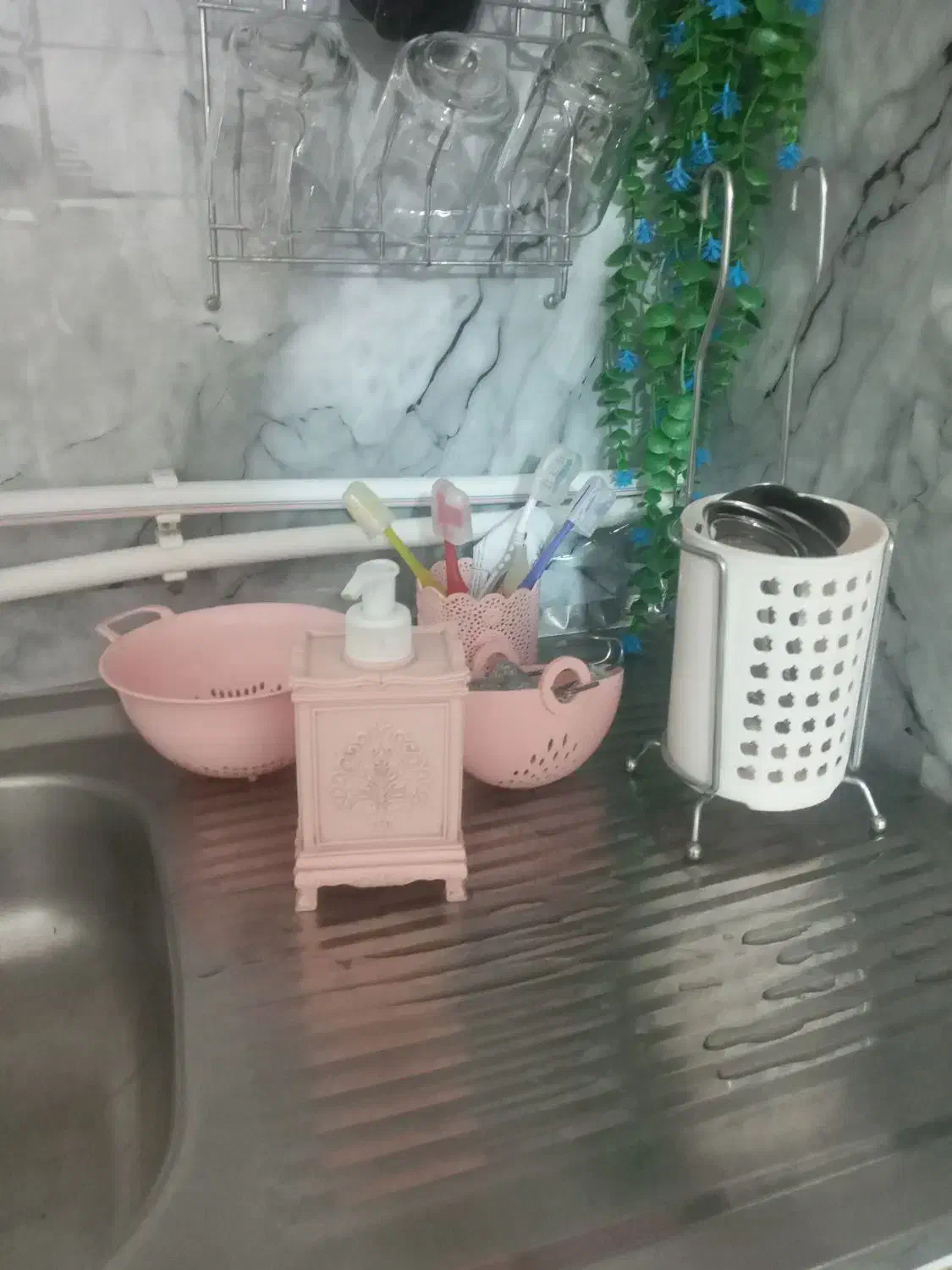 جا قاشقی|آب‌چکان و نظم‌دهنده ظروف|اراک, |دیوار