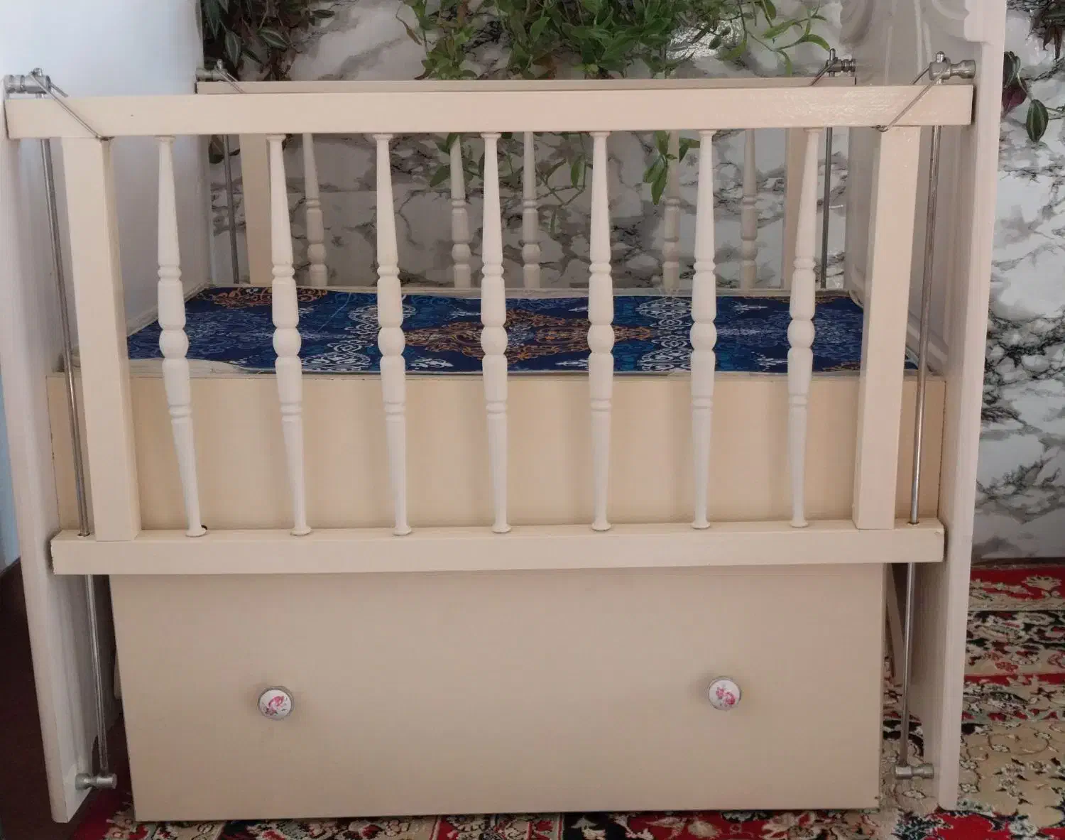 گهواره|تخت و صندلی بچه|همدان, |دیوار