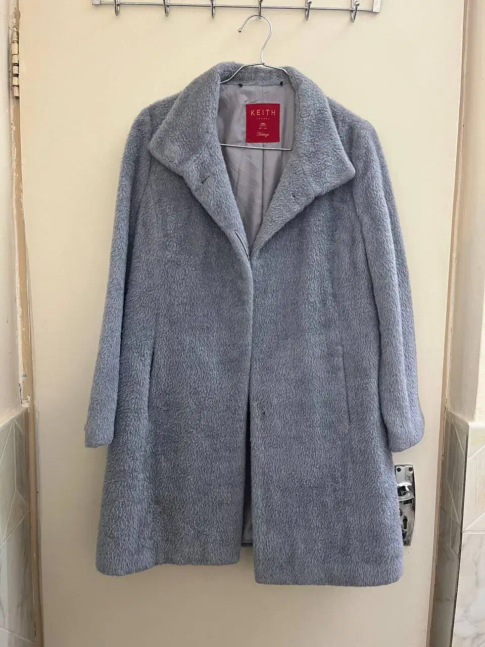 پالتو پشمی|لباس|گرگان, |دیوار