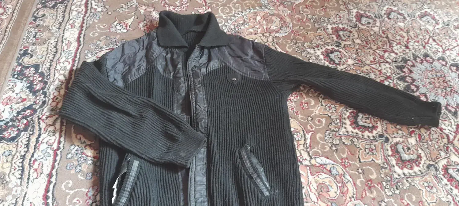 درحدنو|لباس|مشهد, شهید علی محمدی|دیوار