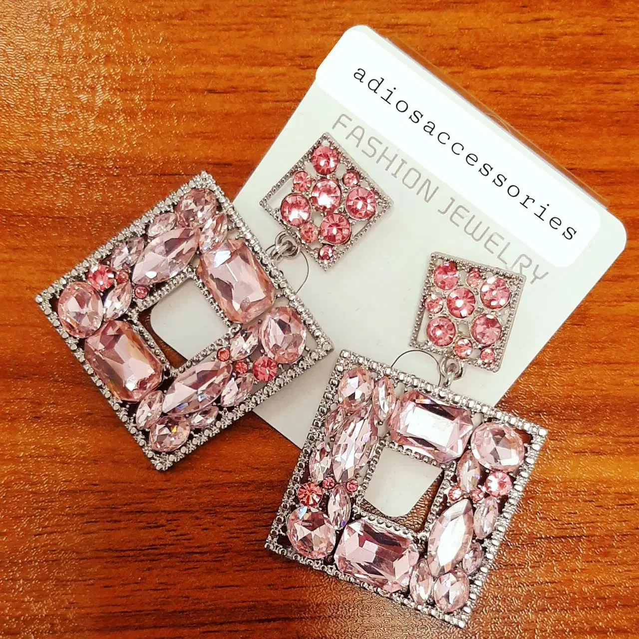 گوشواره نگین صورتی کریستالی|بدلیجات|تهران, تهرانپارس غربی|دیوار