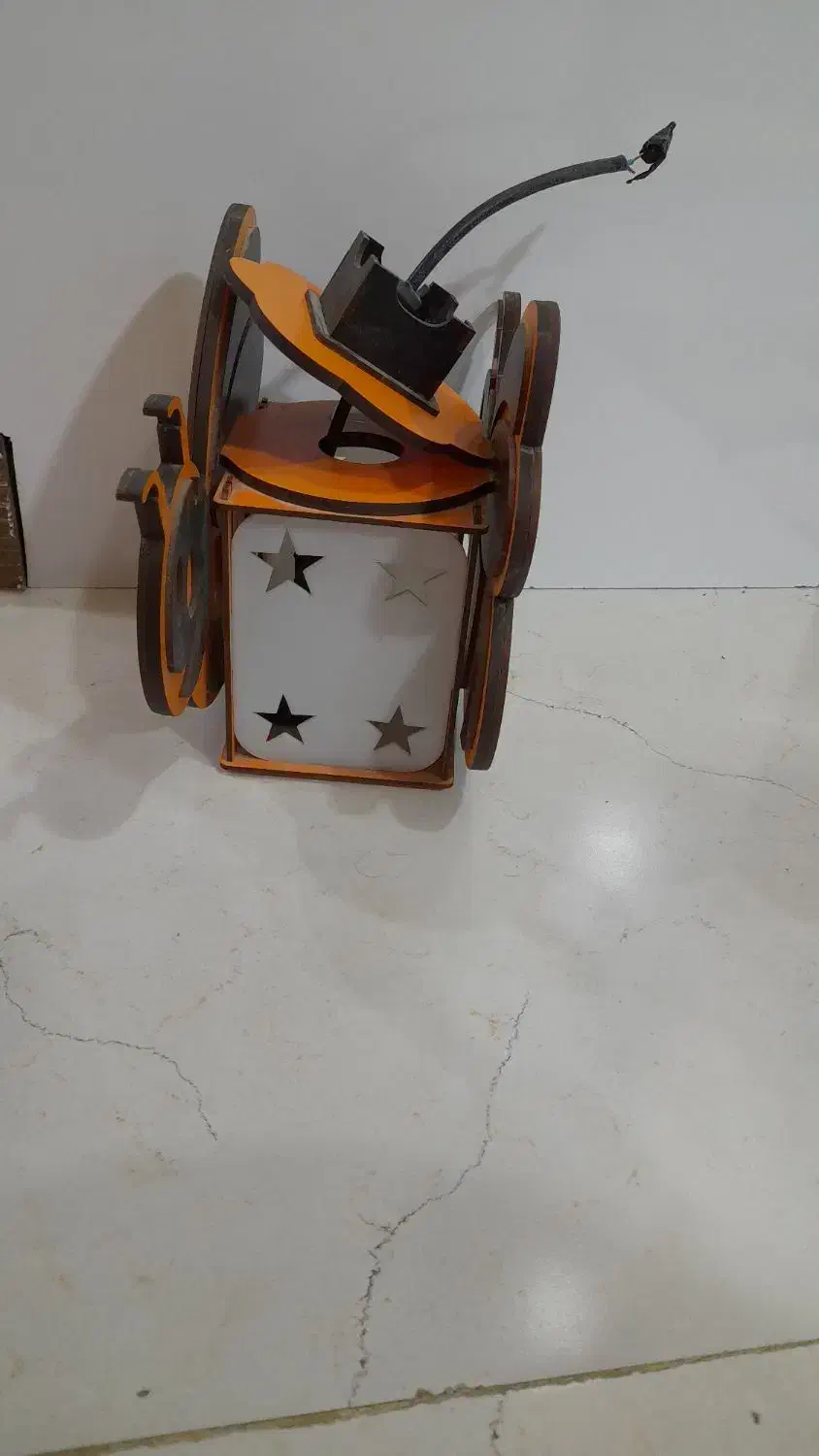 لوستر اتاق کودک کاملا سالم|لوستر و چراغ آویز|رشت, نخودچر|دیوار