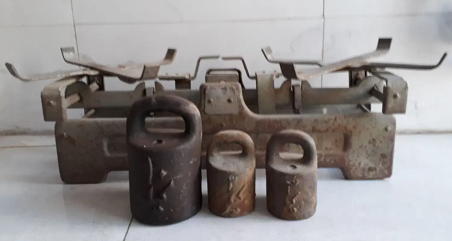 ترازو قدیمی|کلکسیون اشیاء عتیقه|سبزوار, ولیعصر (نجار آباد)|دیوار