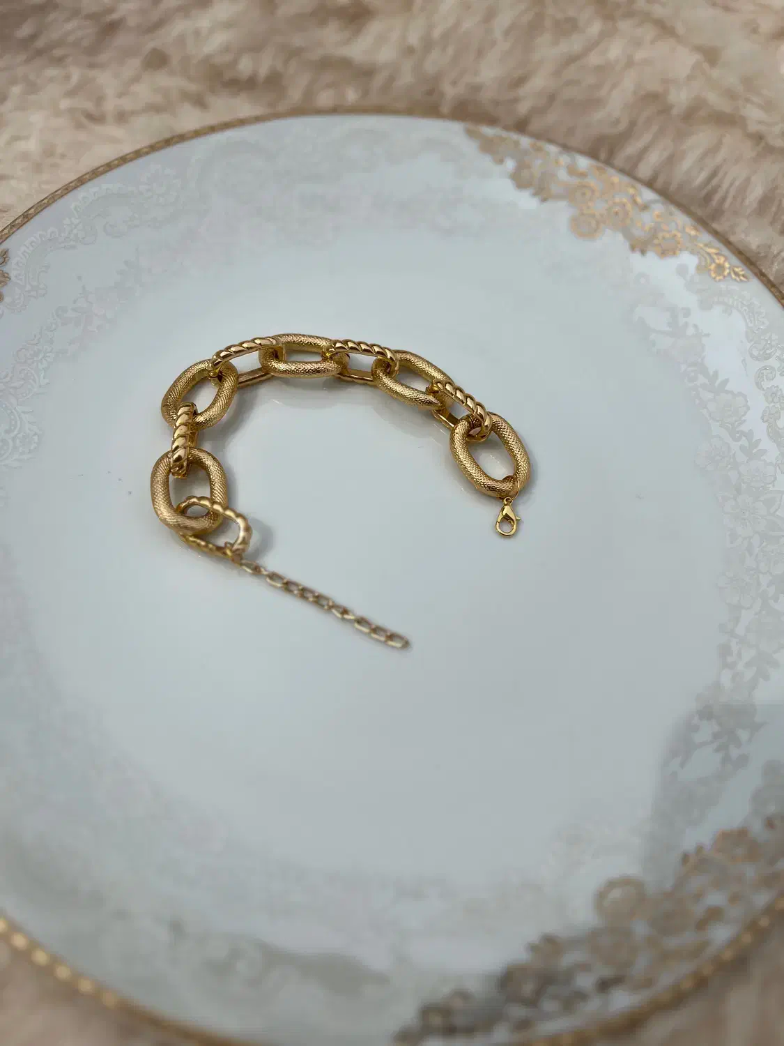 دستبند طلایی رنگ ثابت|بدلیجات|یاسوج, |دیوار