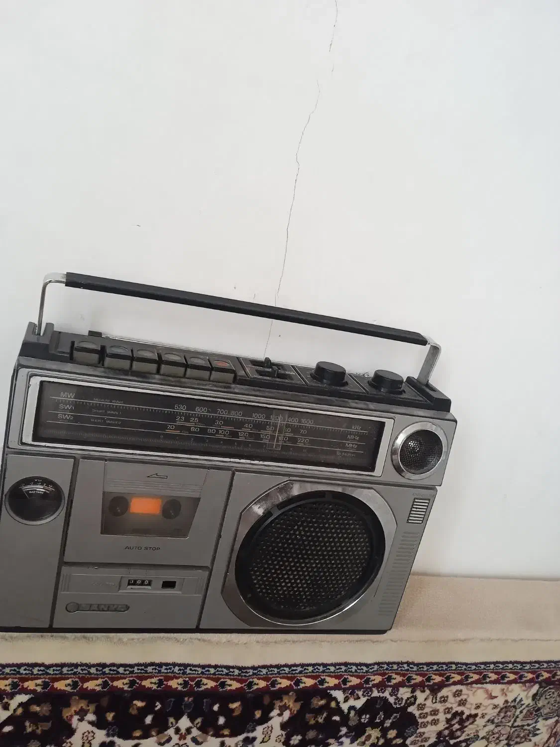 رادیو قدیمی آنتیک|کلکسیون اشیاء عتیقه|حمیدیا, |دیوار