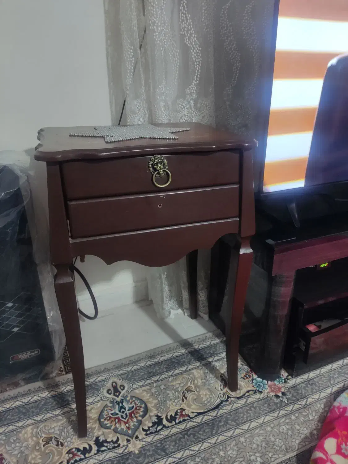 یک عدد میز تلفن سالم بدون خط و خش|میز تلفن|قرچک, پویینک|دیوار