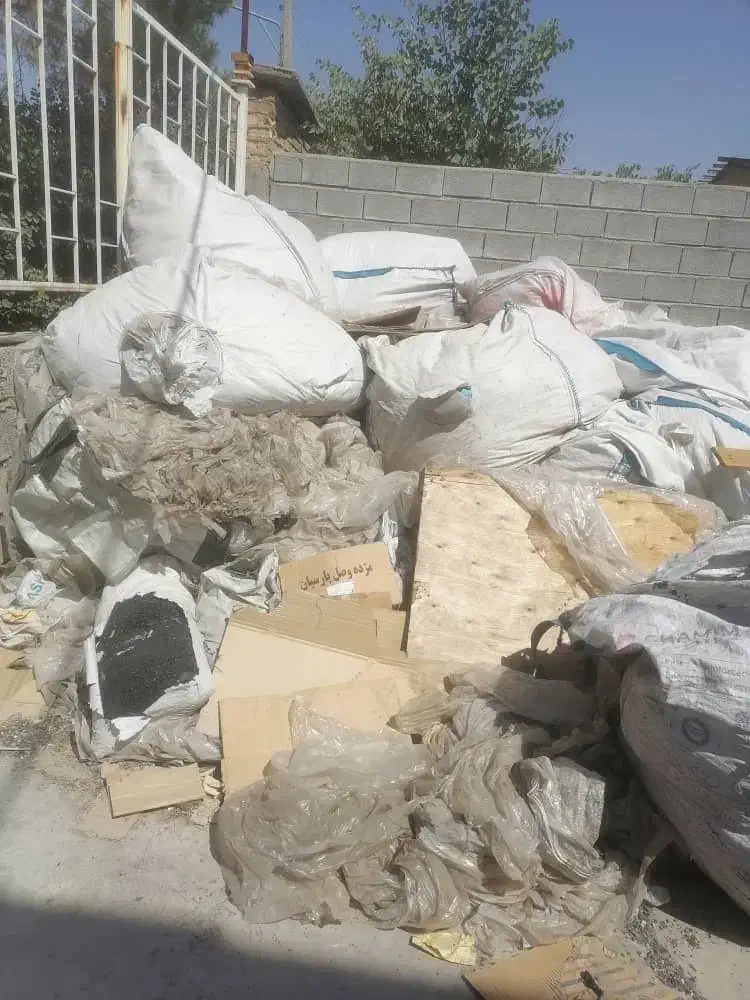 ضایعات اهن کارتن پلاستیک بازیافت  کتاب کاغذ شوفاژ|عمده‌فروشی|شیراز, معالی‌آباد|دیوار