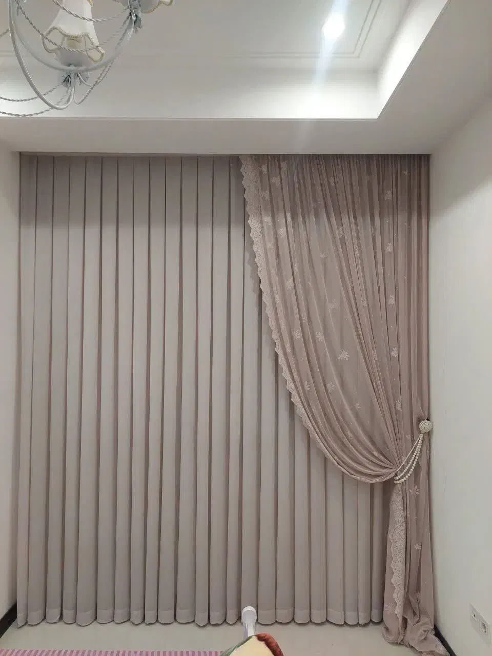 تخت خواب و تشک و پرده و کمد و میز مطالعه و لوستر|تخت و سرویس خواب|قم, حاج خلیل|دیوار