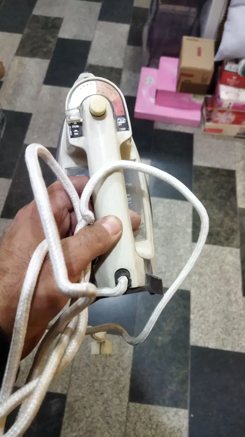 اتو قدیمی سالم|اتو و لوازم اتو|سلماس, |دیوار