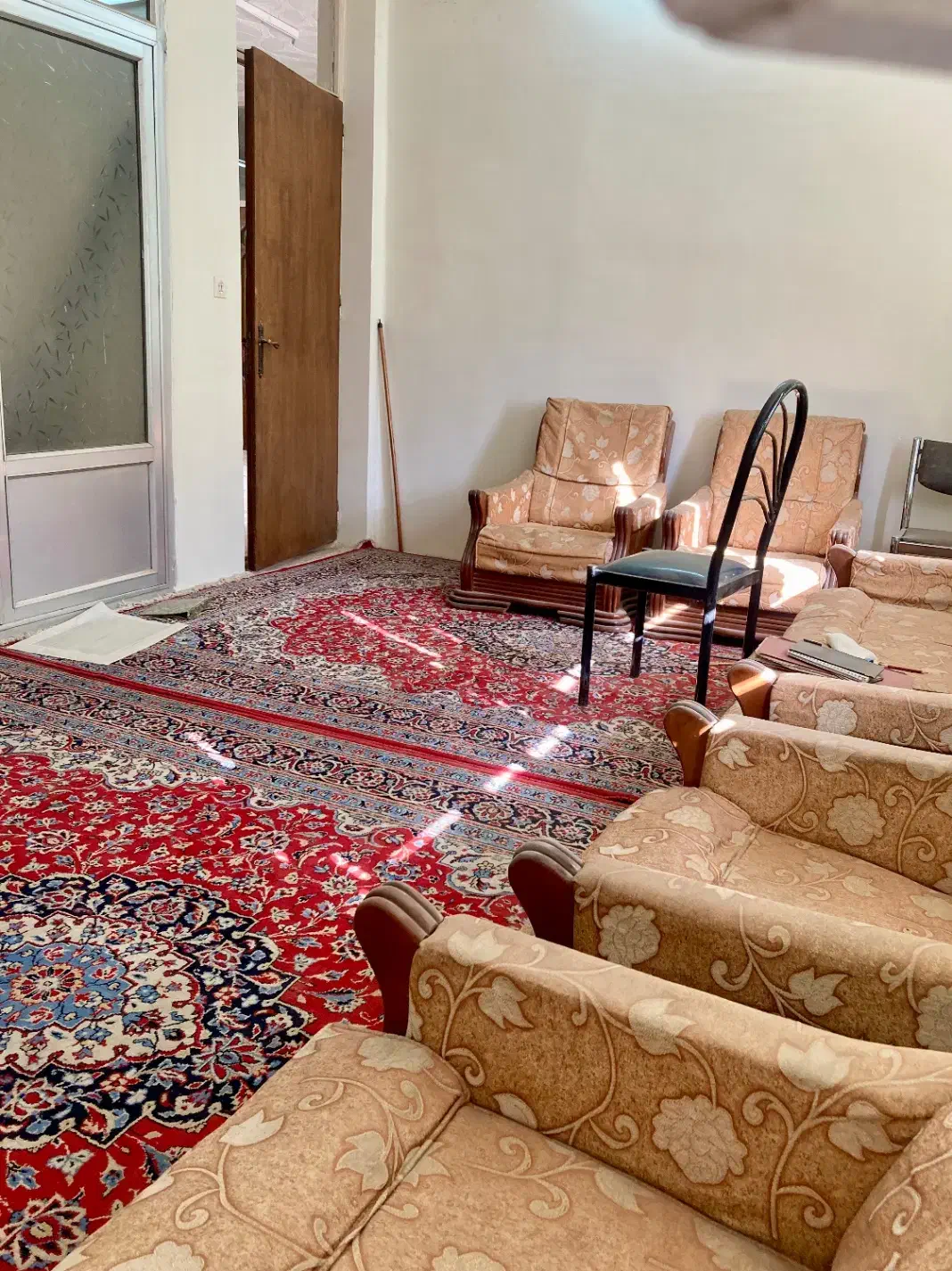 ملک بزرگ بِرِ میدان|اجارهٔ دفتر کار، اتاق اداری، مطب|سبزوار, پیروزی|دیوار