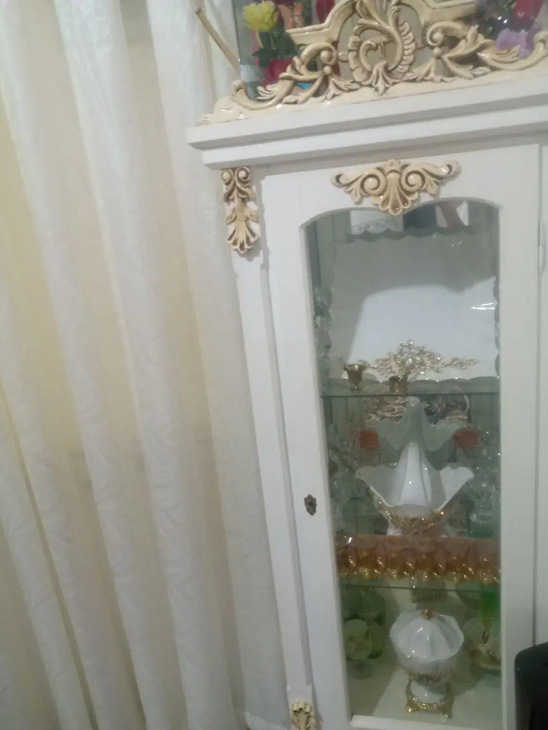 یک عدد بوفه در حد نو|بوفه، ویترین، کنسول|زند, |دیوار